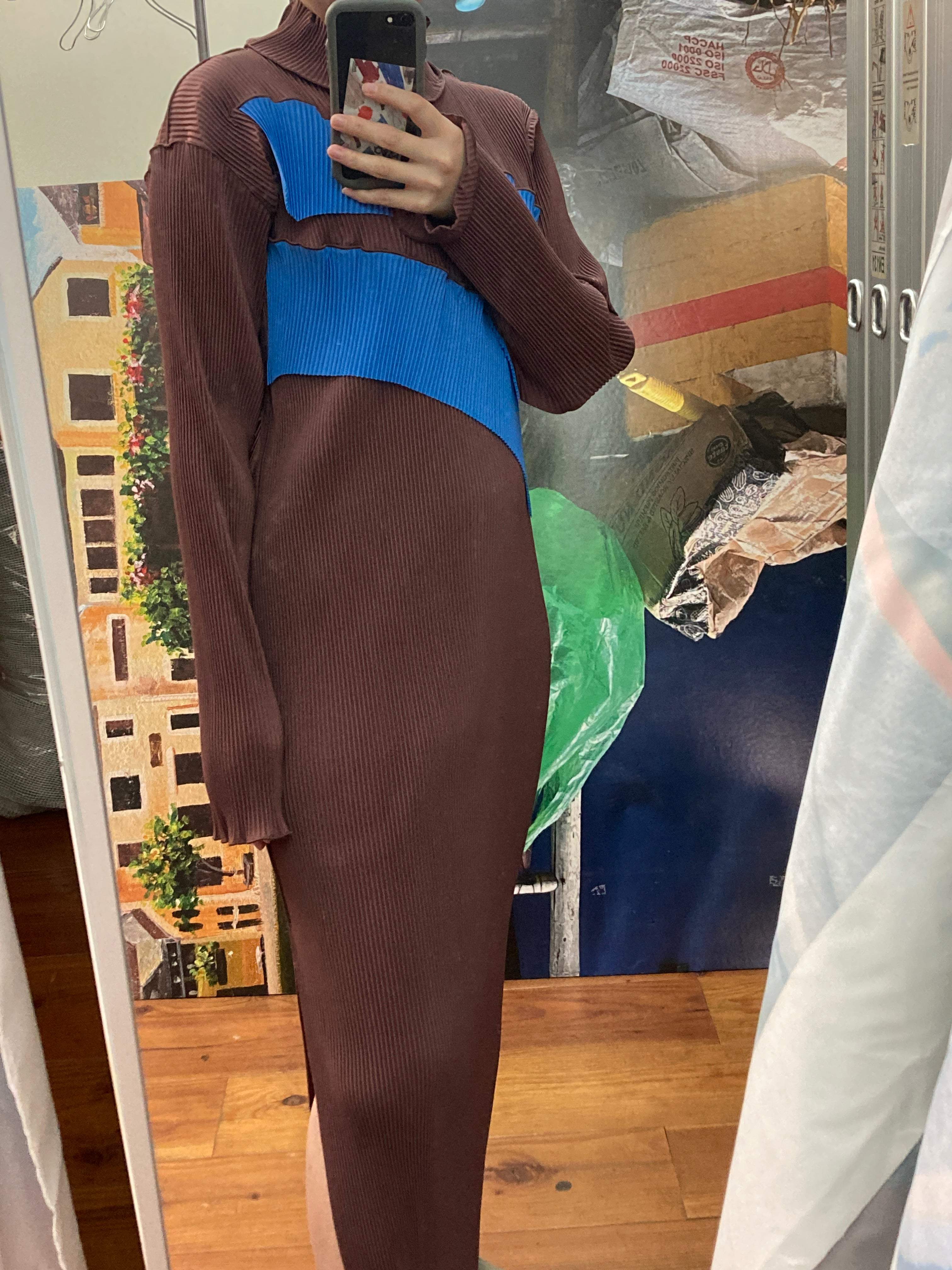 TD24A-TPD04TODO WAVE LONG-SLEEVE DRESS *HIGH-NECK TYPEDK.RED kotohayokozawa TD24A-TPD04TODO WAVE LONG-SLEEVE DRESS *HIGH-NECK TYPEDK.RED kotohayokozawa