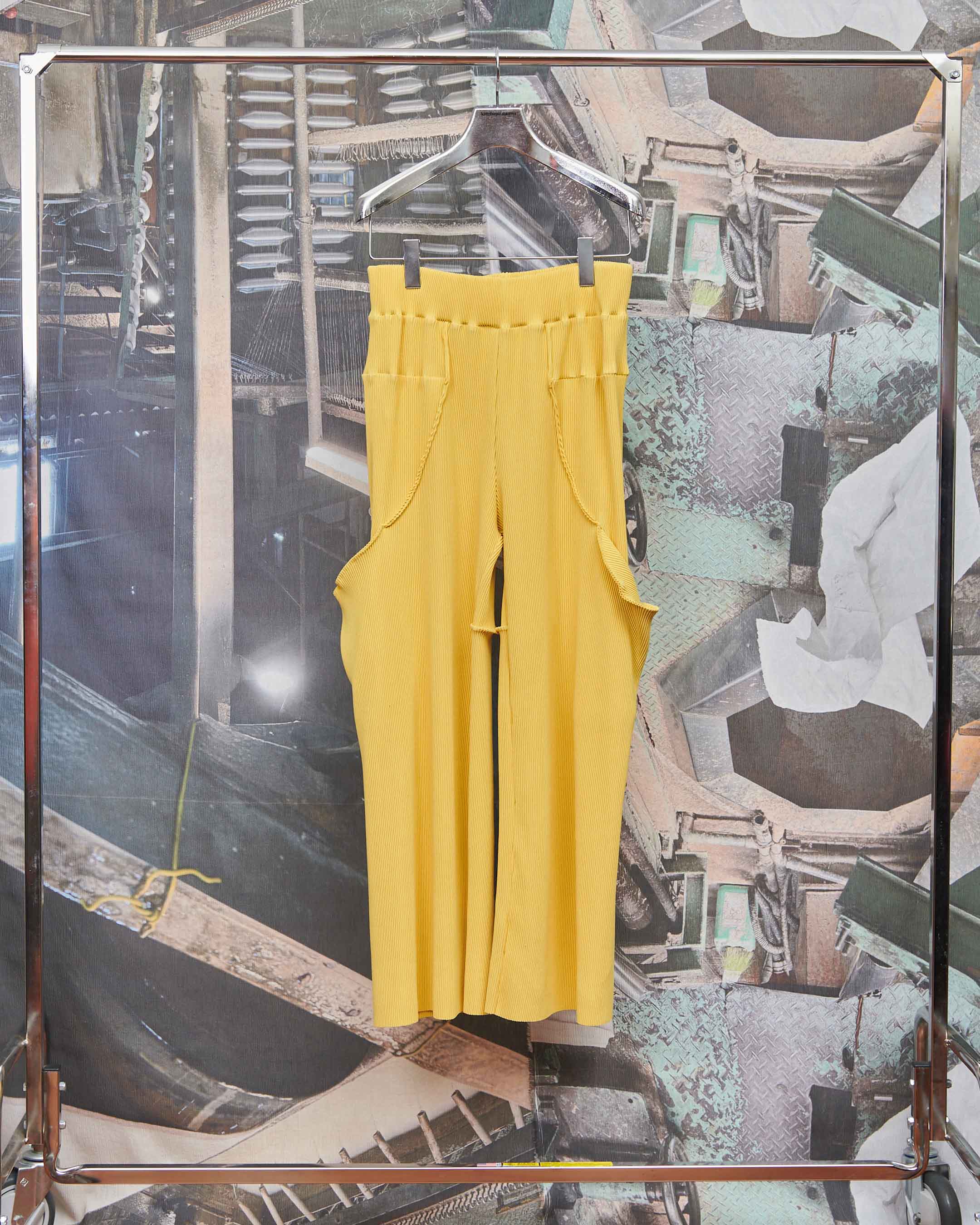 TDX6A-CRSP05〈CRISP CURVED POCKET PANTS〉MUSTARD