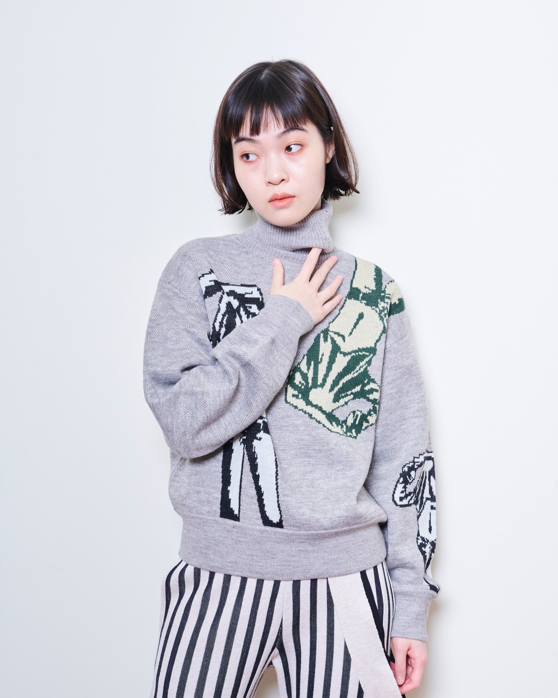 KT22A-KN01 【Graphic knit turtle-neck】